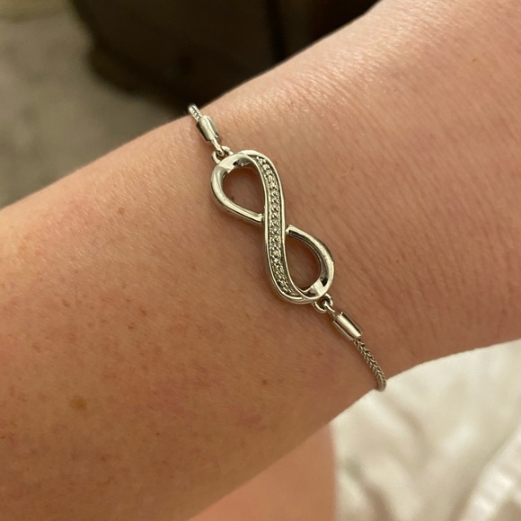 Beautiful Infinity BOLO Bracelet from Reeds - Picture 3 of 4